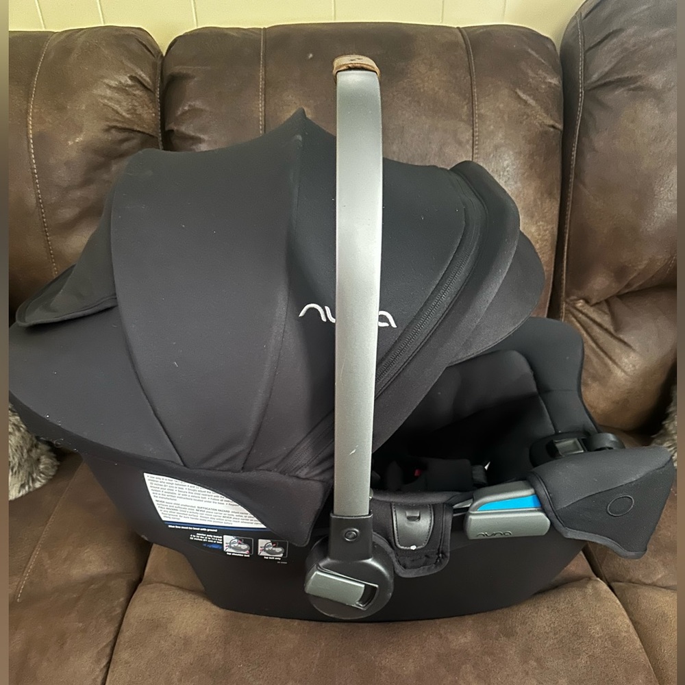 Nuna Infant car seat